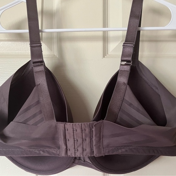 Set of Two New Paramour Women's Marvelous Side Smoother Underwire Bras 38DDD - Picture 3 of 5